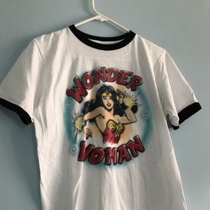 vintage wonder woman t-shirt.